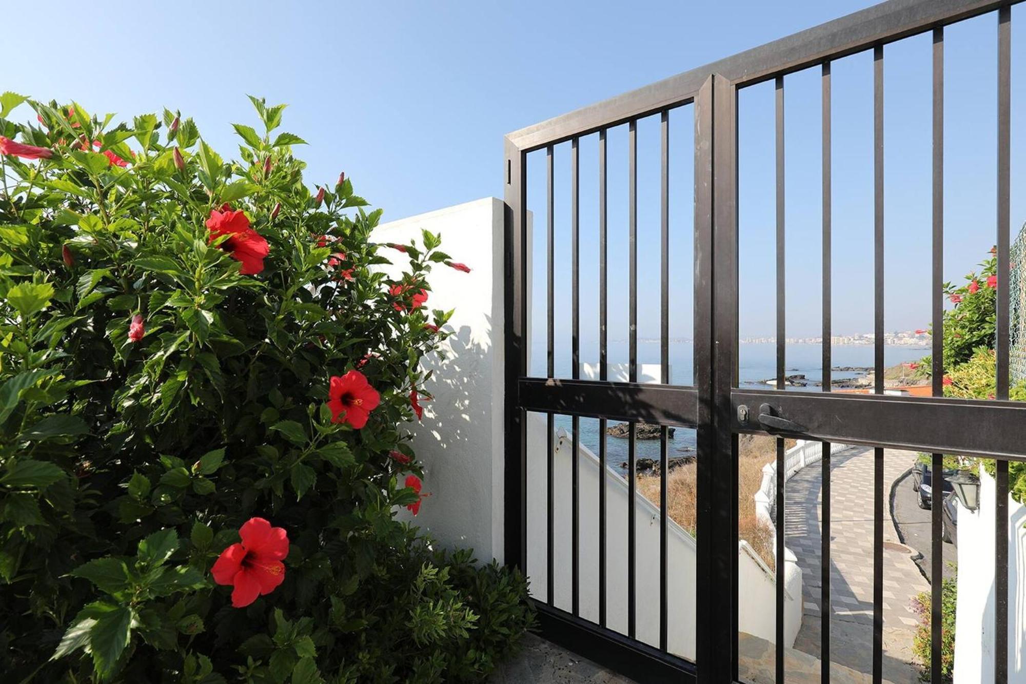 082 - Stunning Sea Views Beachfront Apartment Benalmadena Exterior photo